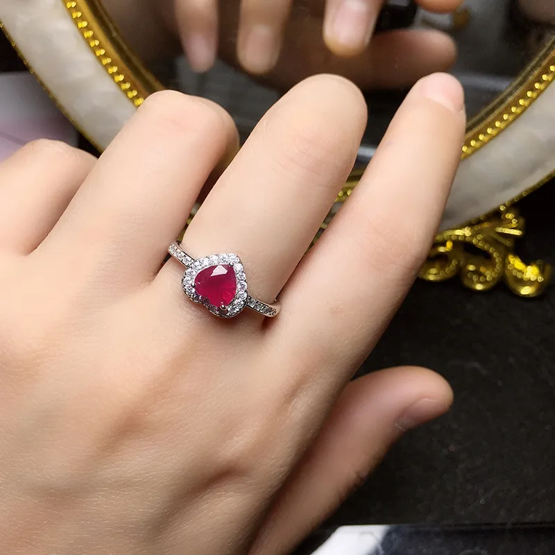 

ECHSUN 925 silver inlaid pure natural ruby ladies ring styles are unique, fashionable and versatile natural stone ring