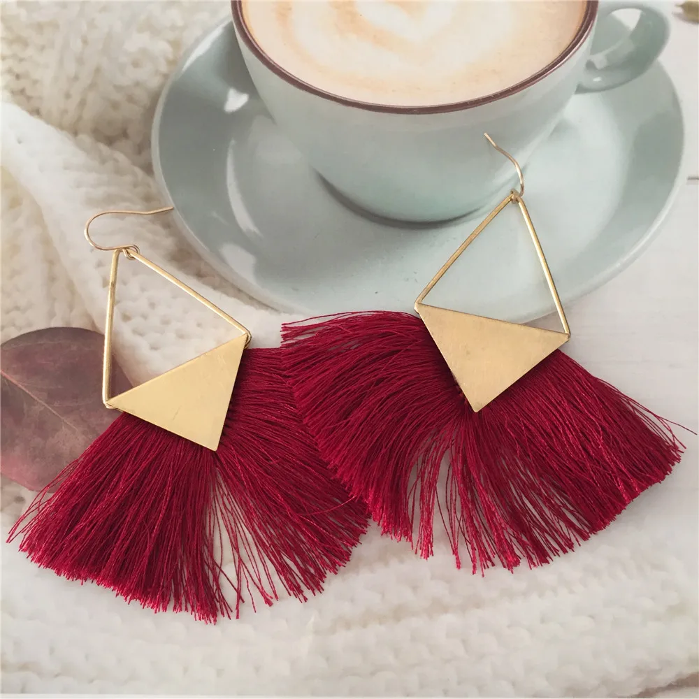 Золотой цвет богемы покрытие зажима треугольника бордового цвета с кисточками