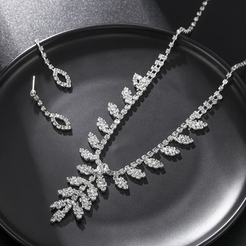 

Fashion Austrian Crystal Pendant Jewerly Set Silver Color Necklace&Earrings For Women Wedding Party Sets 2020 New