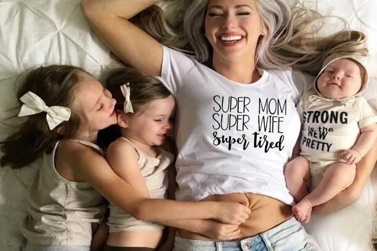 Женская футболка с надписью Super Mom супер жена забавная круглым вырезом женская