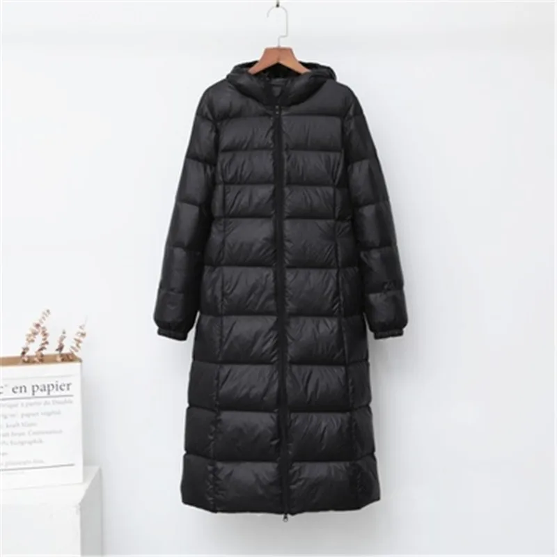 Женская куртка на белом утином пуху с капюшоном тонкое длинное пальто большого