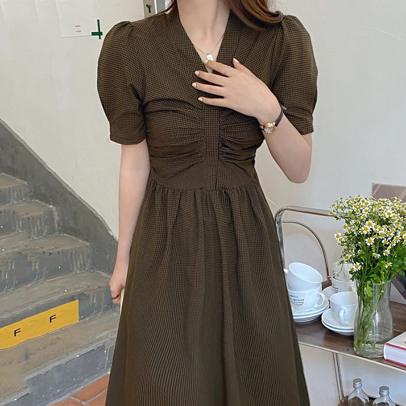 

South Korea's New Fashion Temperament Vestidos Women's Retro V-neck Pleated Slim Waist Puff Sleeve Plaid Midi Dress DK1274