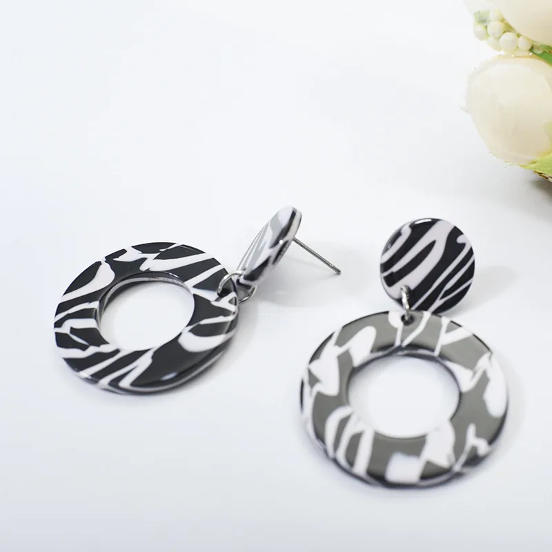 Женские серьги с Леопардовыми пятнами Геометрическая круглая черно-белая
