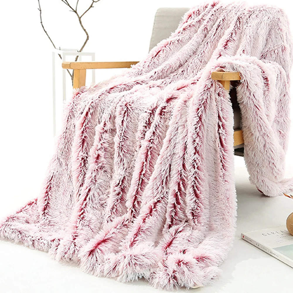 Серебристое серое красное одеяло из искусственного меха кофейного волка