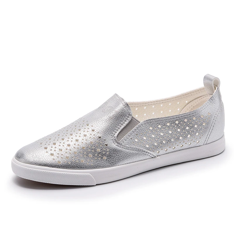 Женские кожаные кроссовки с перфорацией без шнуровки на плоской