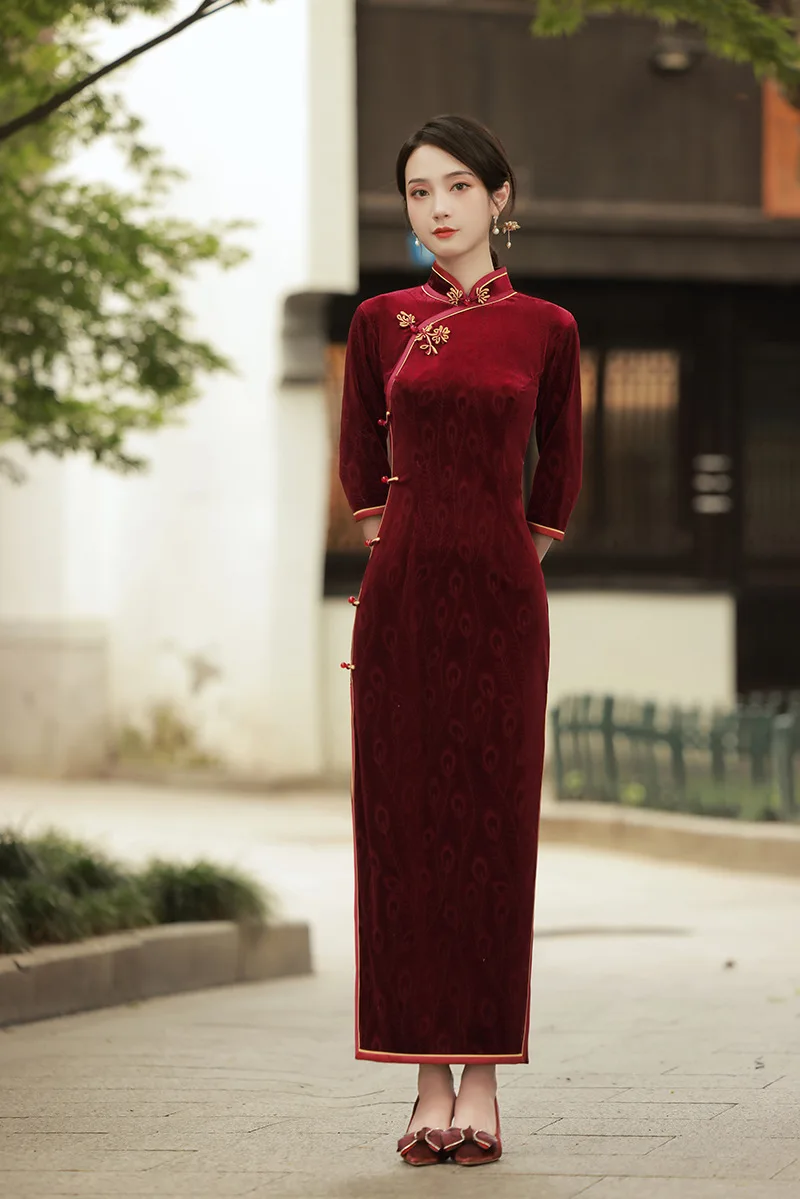 

Autumn Winter Women Seven Points Sleeve Korean Velvet Long Qipao Elegant Orientale Mandarin Collar Velour Cheongsam Oversize 4XL