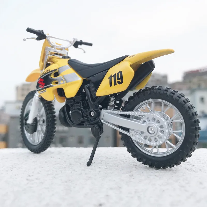 Новая модель мотоцикла Maisto 1:18 SUZUKI GSX R750 из сплава реальная короткого поглощения