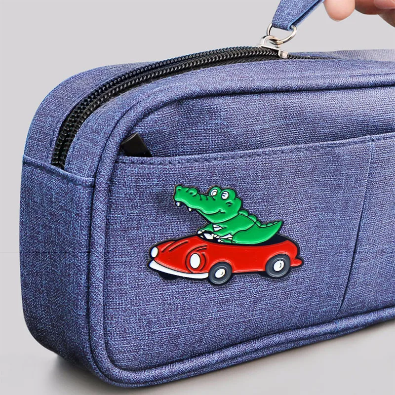 Забавные эмалированные булавки под крокодила заказ красная наклейка кожу значок