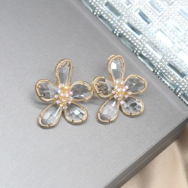 Блестящие боковые новые аксессуары большие стеклянные серьги гвоздики в форме