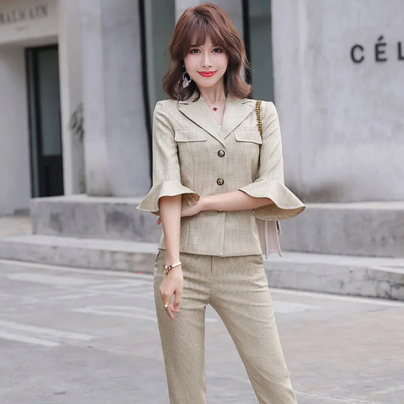 Костюм женский с расклешенными рукавами жакет и брюки комплект для работы