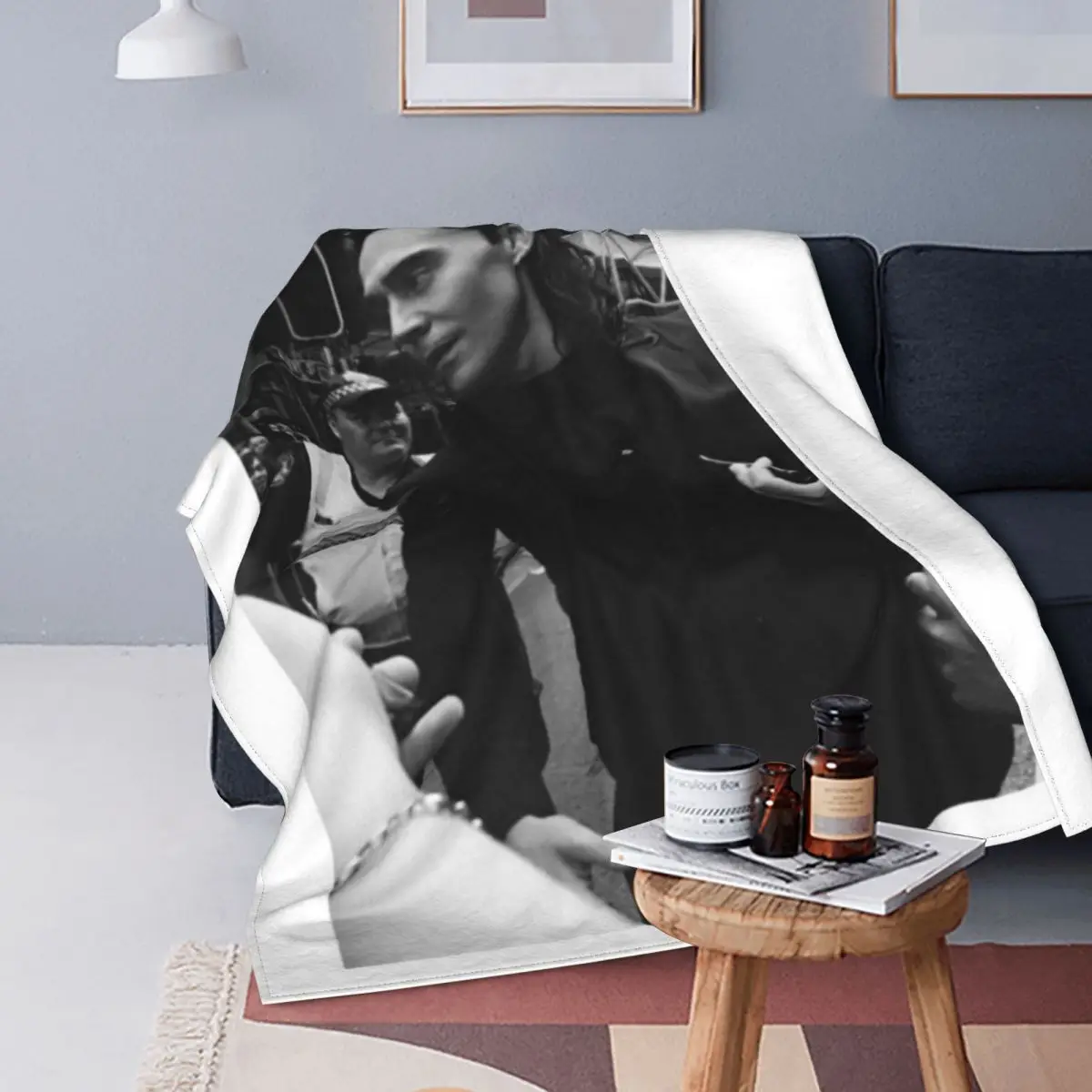 

Tom Hiddleston Blanket Flannel Printed Actor Portable Soft Throw Blankets for Bedding Travel Bedding Throws
