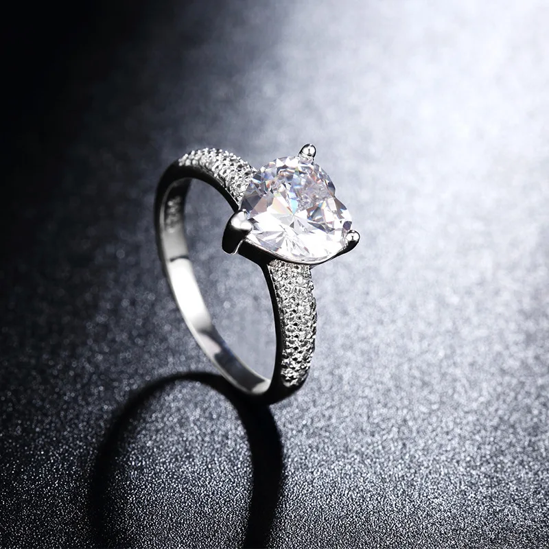 Женское кольцо с крупным сердцем и камнем 3 карата|Кольца| |