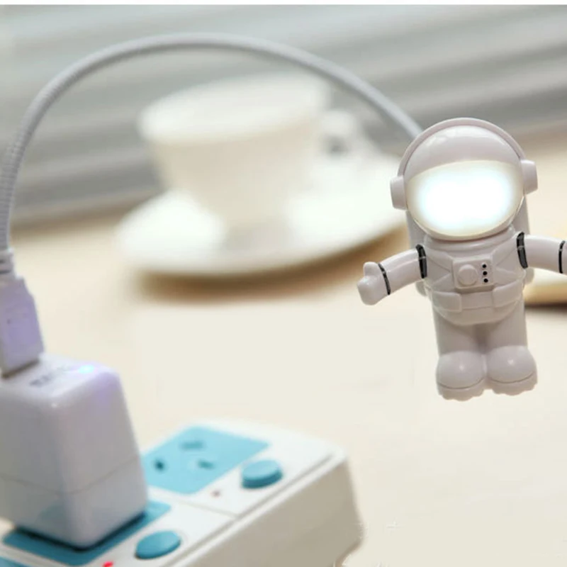 

Мини USB светодиодный светильник ультра яркий астронавт/НЛО форма портативная лампа для ноутбука ПК компьютера LAD3