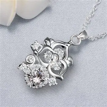 

Noble Elegant Jewelry Flower Pattern Pendant with Red Cubic Zircon Necklace Ladies Necklace