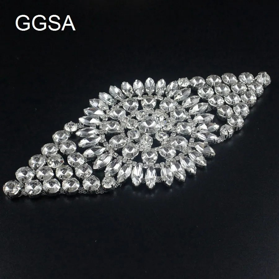 Шикарные Свадебные модельные туфли украшенные стразами аппликацией в виде пояса