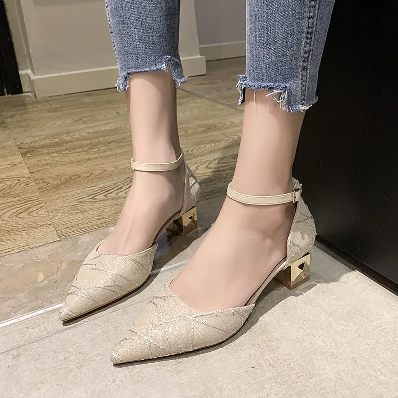 

2021 Sandals Shoes Closed Toe Shallow Mouth Summer Heels Suit Female Beige Buckle Strap New Pointed Girls Comfort Black Low Fash