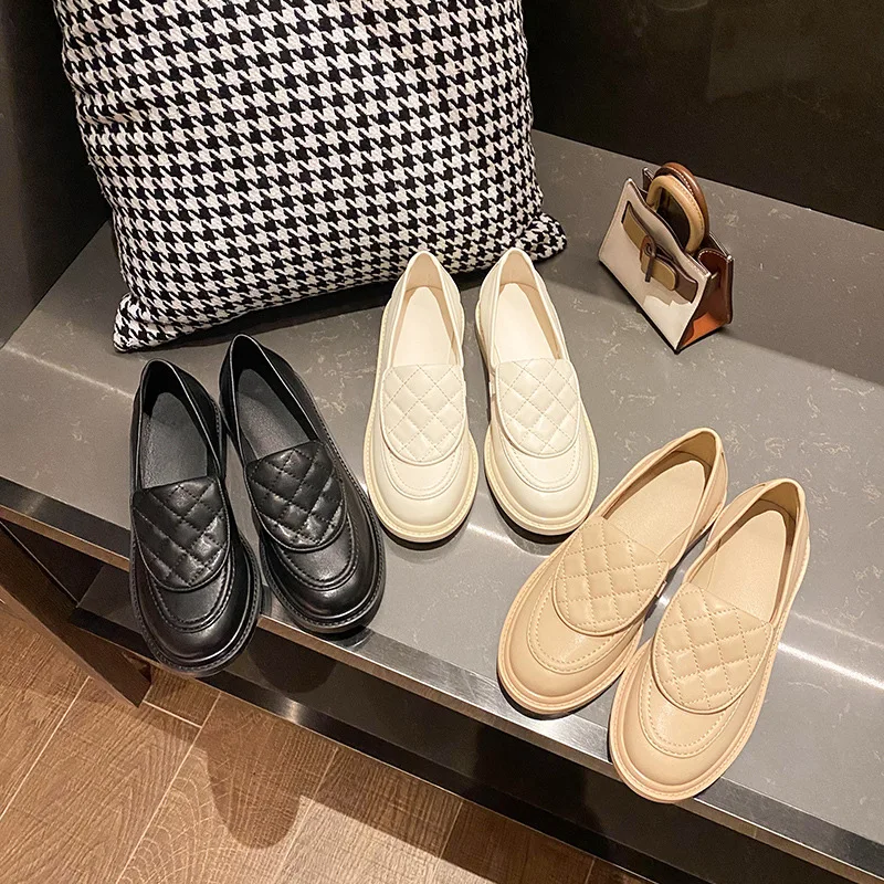 

Женские мокасины из овечьей кожи, с круглым носком