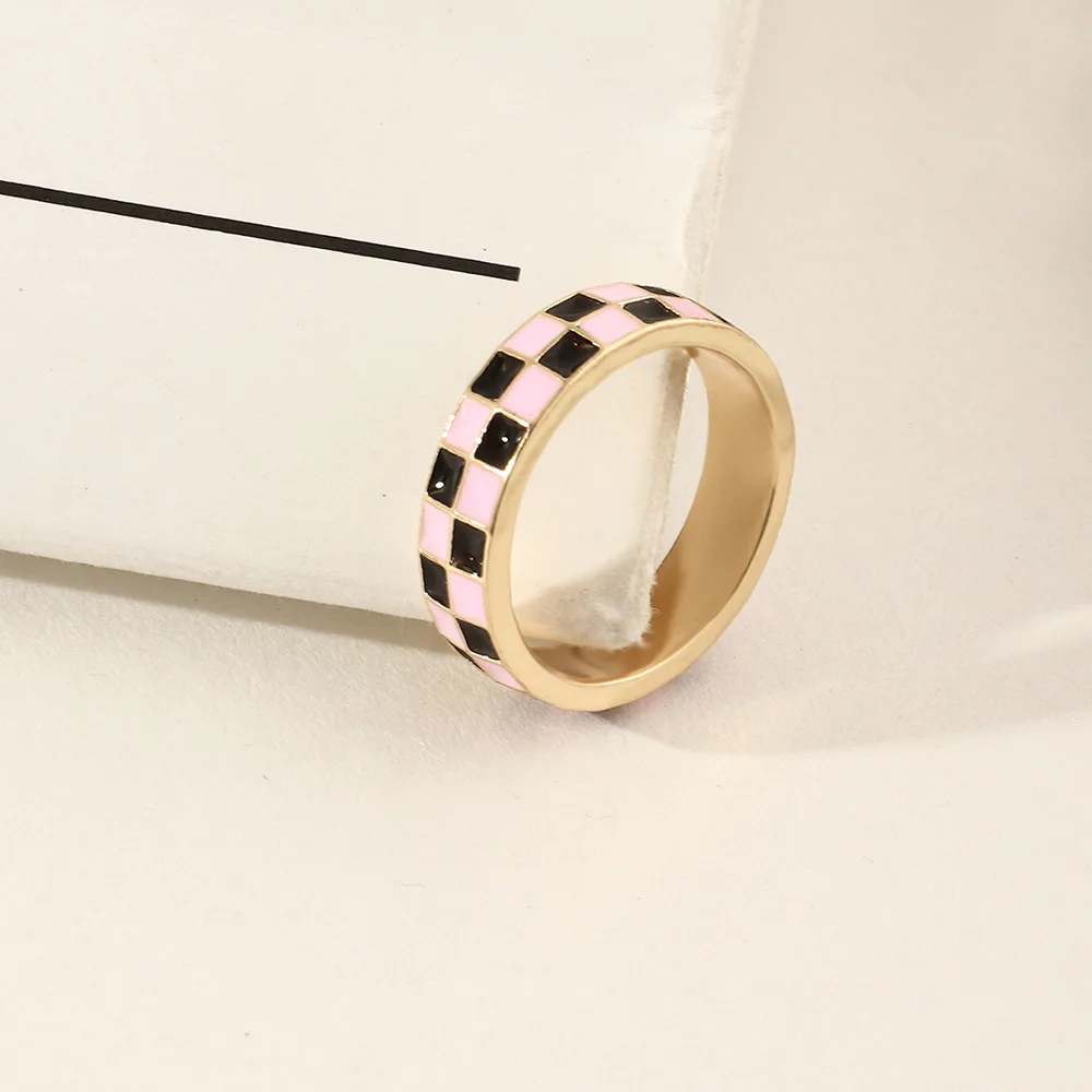 

Women Retro Checkered Oil Drop Rings for Men Creative Design Sense Geometric Color Ring Oil DropTrend Color Neutral Ring Jewelry