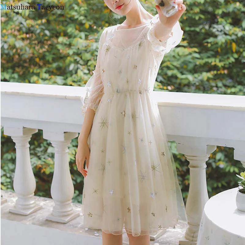 Женское платье летнее облегающее до колена с круглым вырезом простые платья со