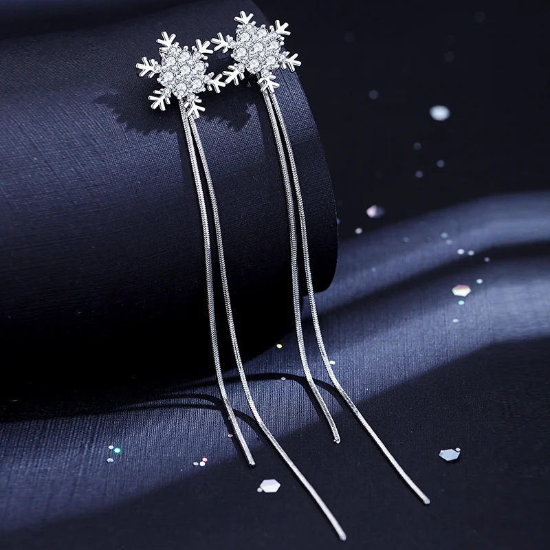 

Fashion Elegant Snowflake Earrings Shiny Crystal Snowflake Long Tassel Drop Earrings Simple Jewelry for Women Prevent Allergy