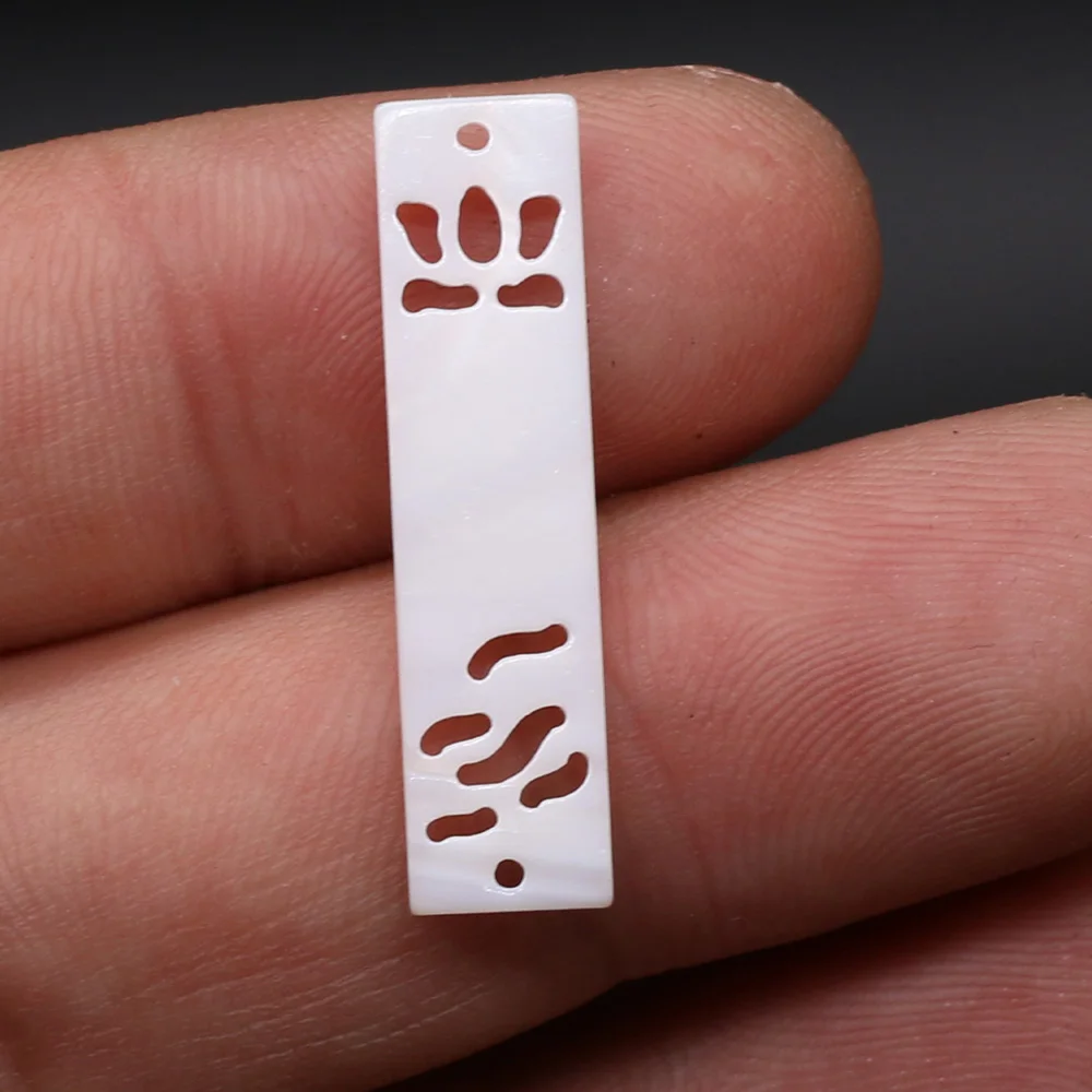 

Natural Shell Pendants Rectangle Mystery symbol Shell with Hole for Jewelry Making Diy Women Necklace Earrings Accessories