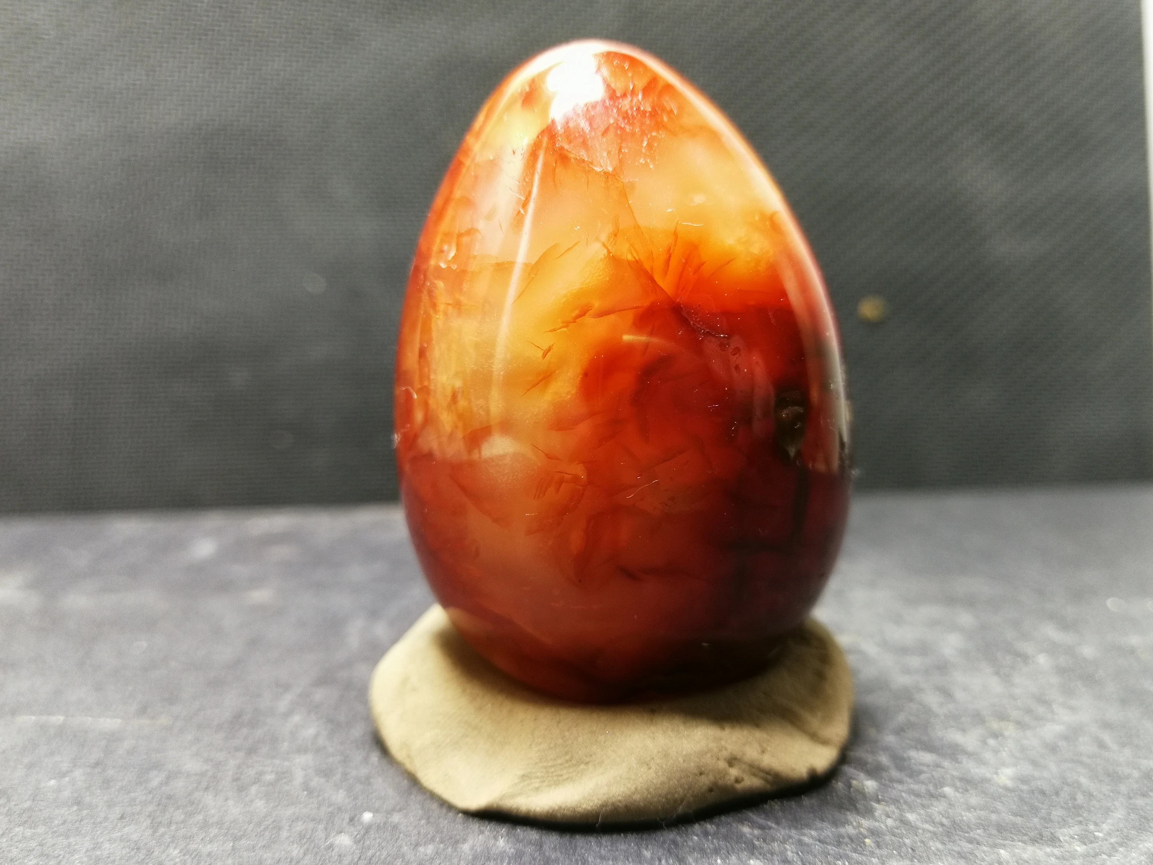 90.1gNatural color red agate egg polishing quartz crystal healing stone furniture accessories | Stones