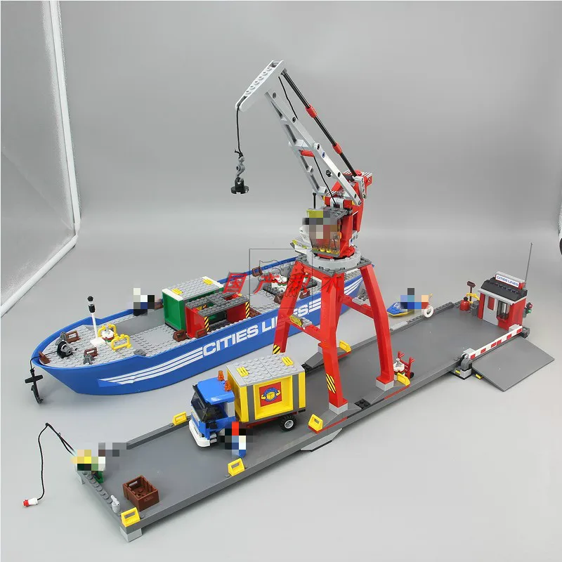 695pcs City Ultimate Harbour Port Lines Cargo Ship Working Crane 02034 Figure Building Blocks Toys Compatible With
