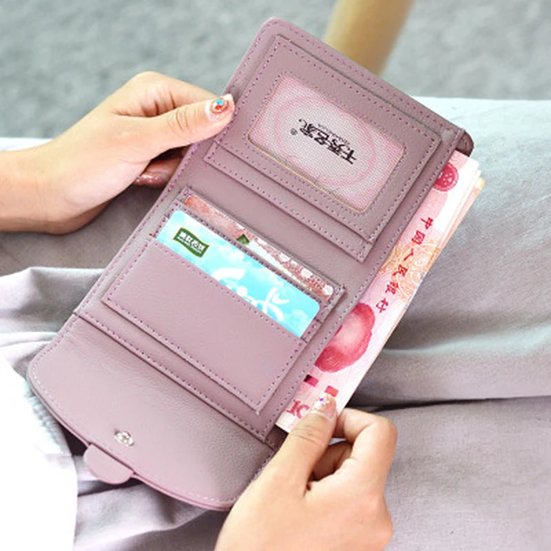 Короткие однотонные дизайнерские женские кошельки от известного бренда Женский