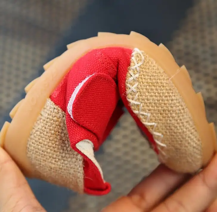 

Children's national wind canvas shoes one foot bag foot face boys and girls embroidered cloth shoes tendon bottom casual shoes