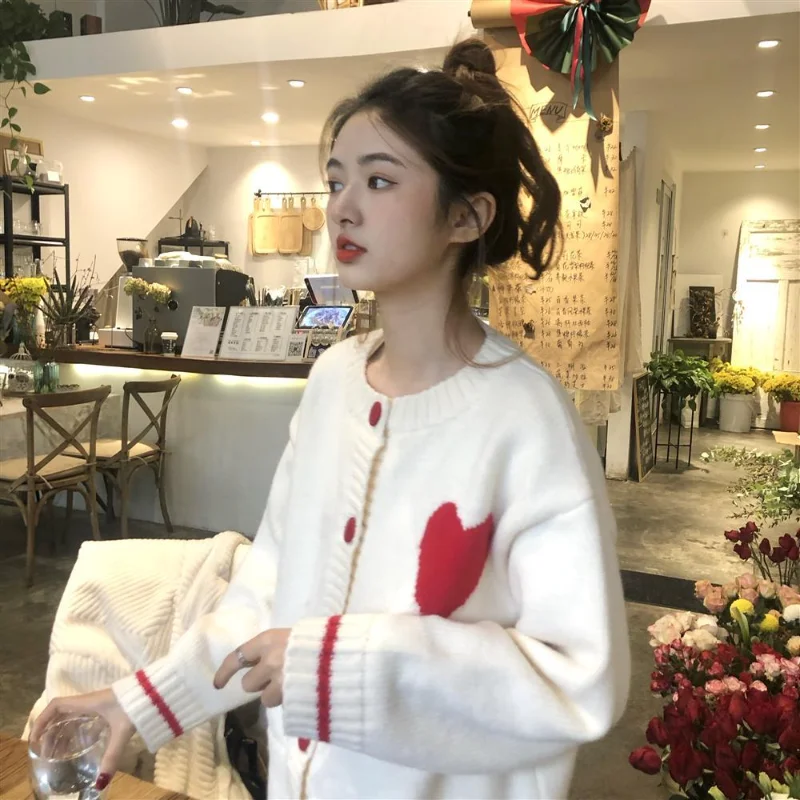 

White knitted cardigan sweater female student Korean version loose cute lazy new round neck foreign style love jacket tide 2021