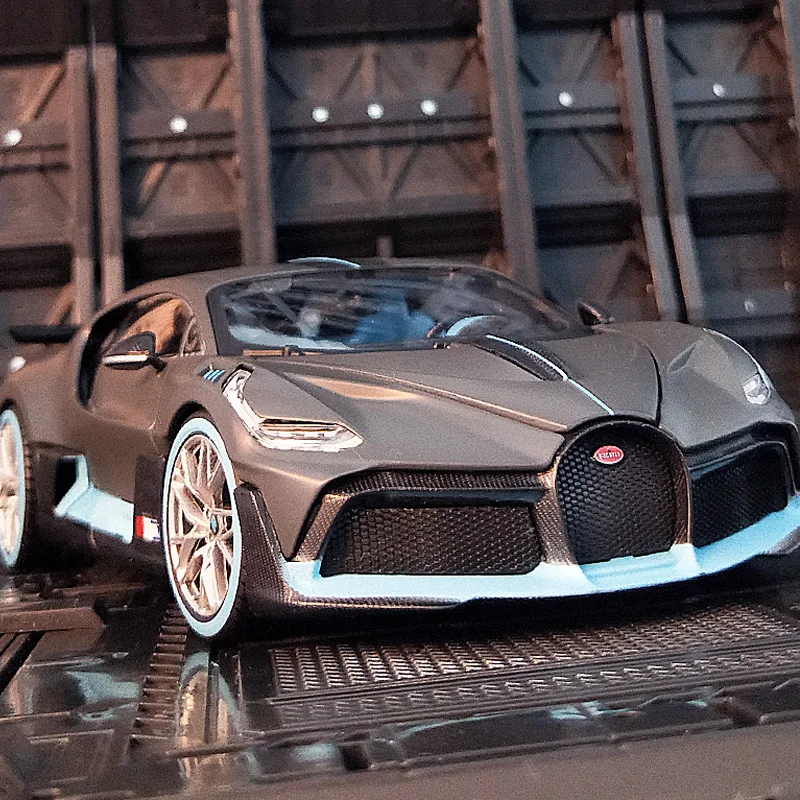 Модель автомобиля Bburago Bugatti Divo 1:18 из сплава|Наземный транспорт| |
