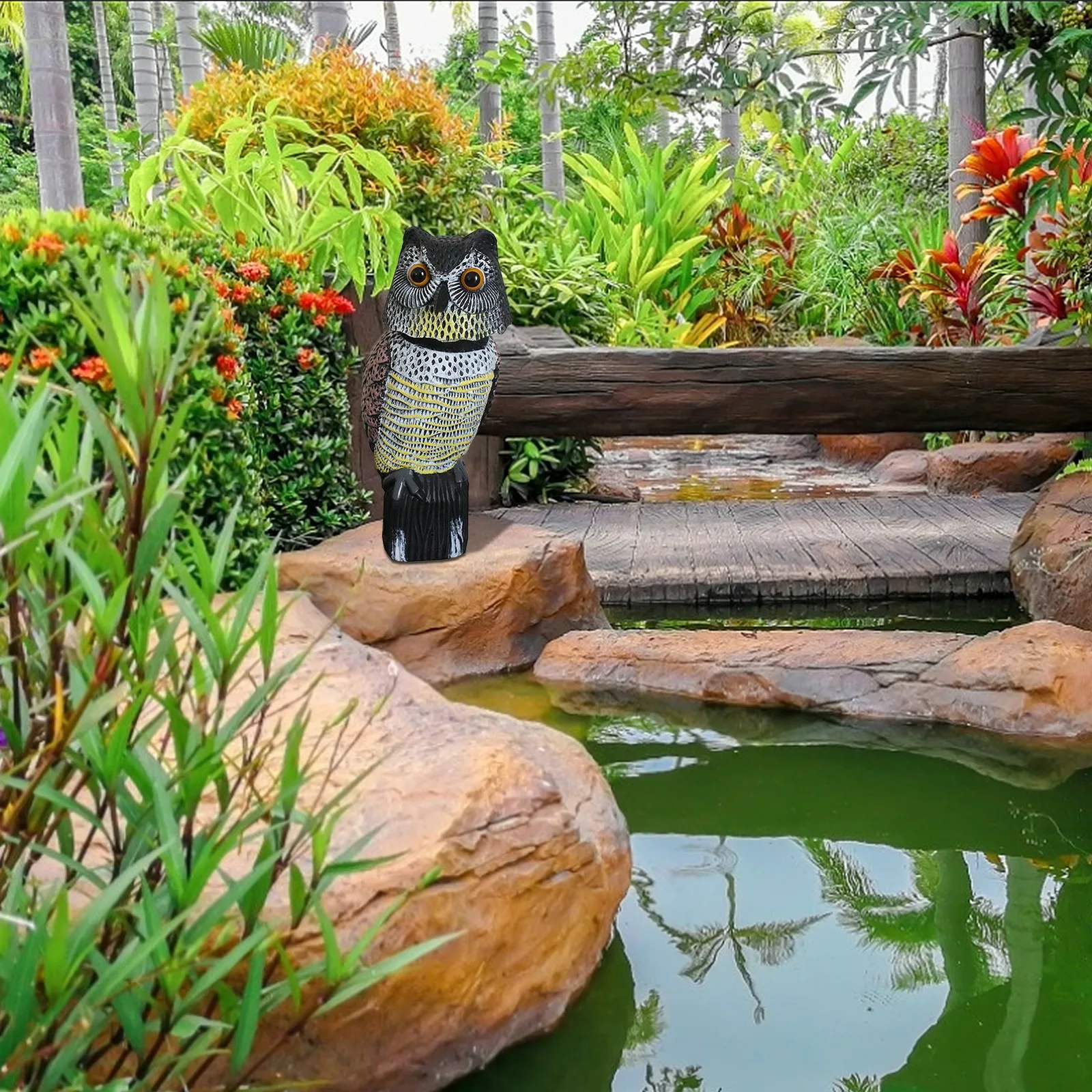 

Realistic Owl Shape Scarecrow Bird Scarer Rotating Head Sound Owl Prowler Decoy Protection Repellent Pest Control Garden Yard