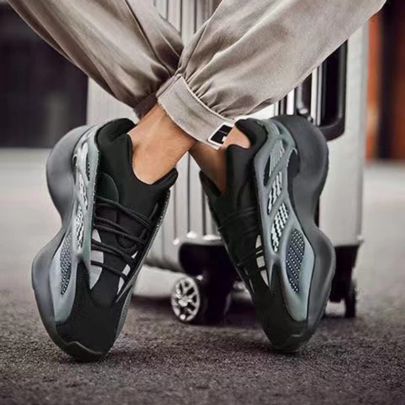 

New men's and women's casual sports shoes 2020 autumn couples really explosive authentic shoes old shoes trend luminous shoes