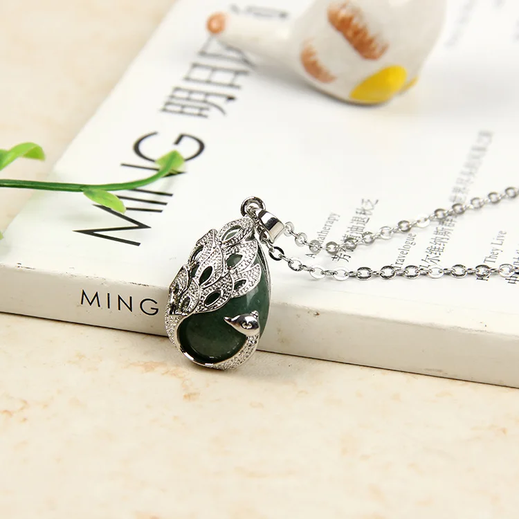 Подвеска в виде капли воды из натурального разноцветного кристалла