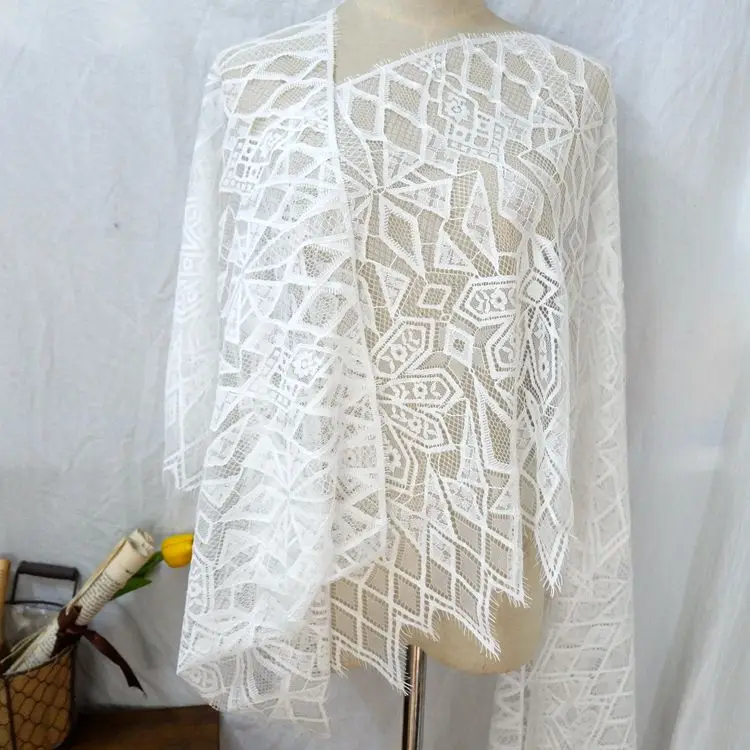 52 см в ширину 300 длину геометрическое кружево с вырезами ресницы французское