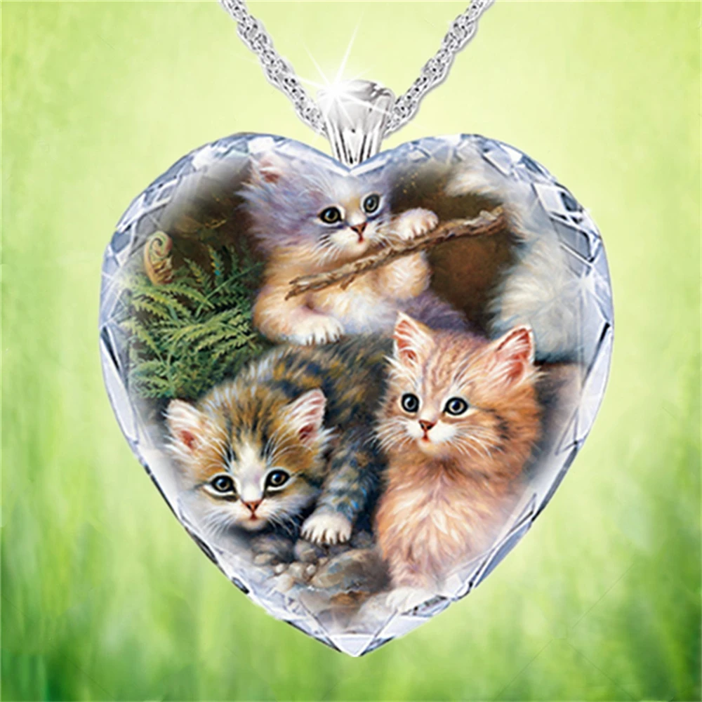 

Exquisite Three Kittens Heart Shape Crystal Pendant Necklace Fashion Women's Necklace Cute Cat Necklace Party Accessories Gifts