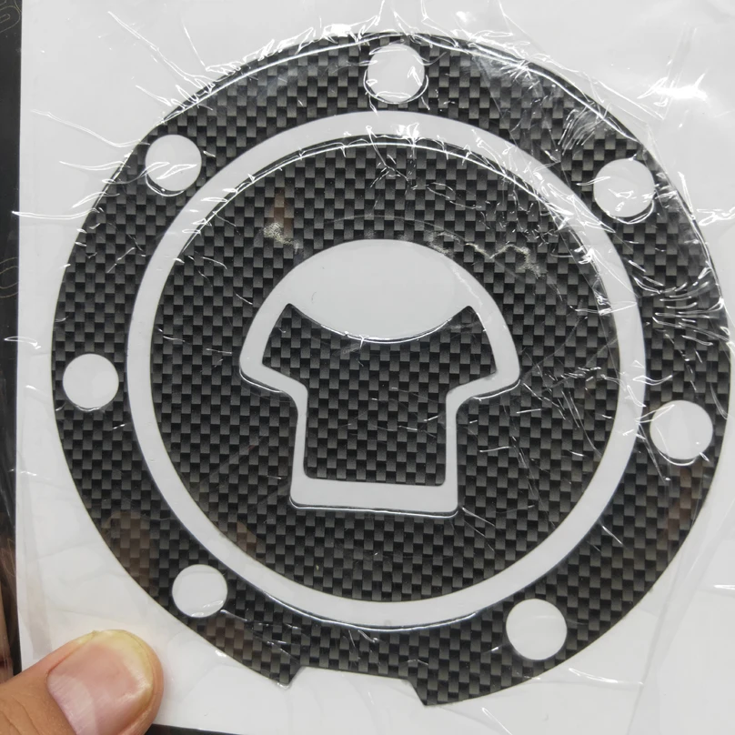 Наклейка на крышку топливного бака защитная 3d пленка из углеродного волокна для