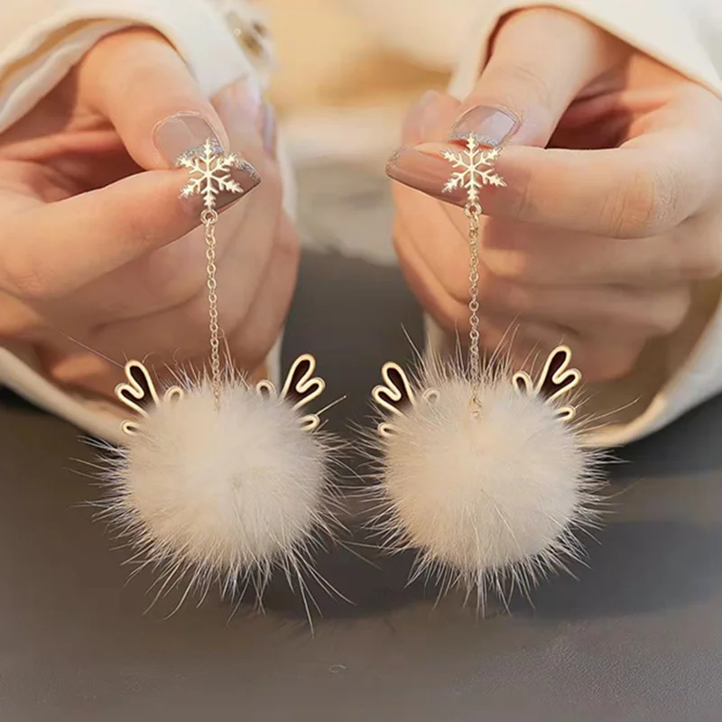 

2021 Trend New Fashion Christmas Plush Ball Big Hoop Deer Ears Dangle Earring Christmas Ear Jewelry Earrings for Women
