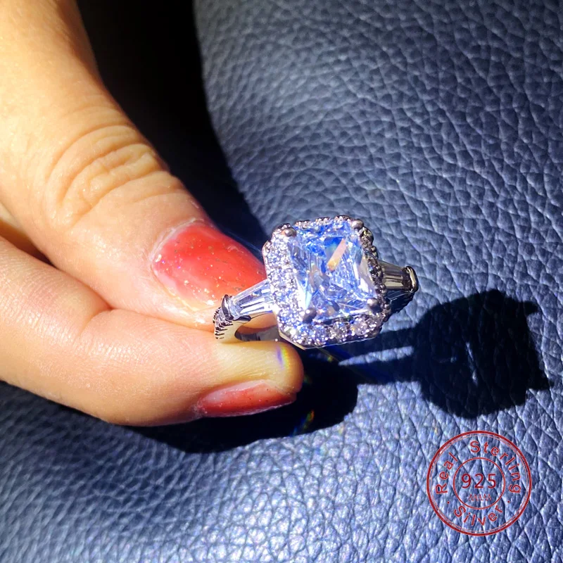 Женское изящное ювелирное изделие из серебра 925 пробы с квадратным кубическим