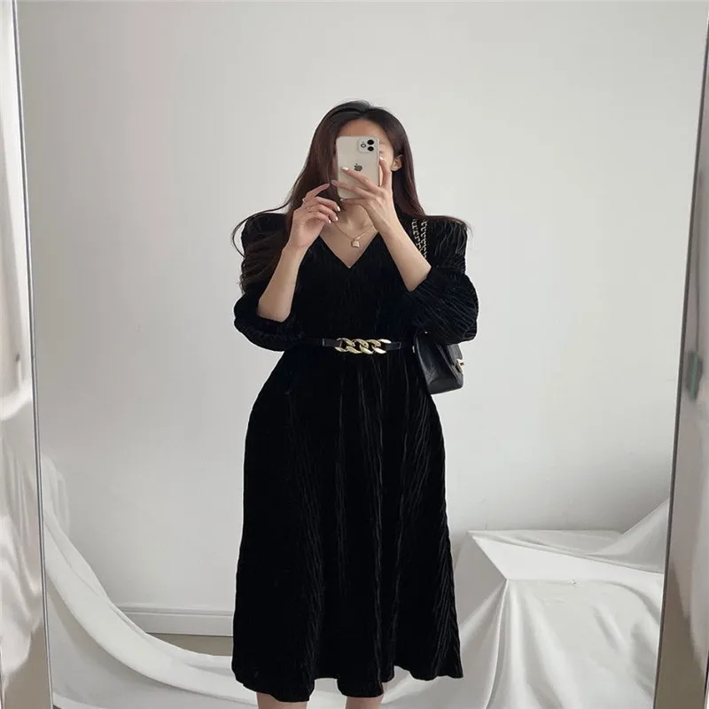 

2021 V-neck temperament stylish commuter elegant velvet dress