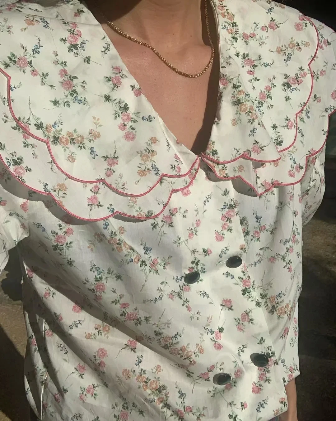 

Женская винтажная рубашка с цветочным принтом XEASY, летняя Милая двубортная рубашка, женская уличная одежда с оборками, повседневный женский...