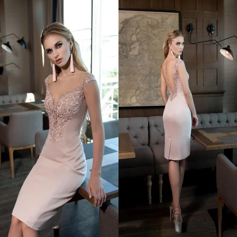 

Sheer Jewel Neck Mother Of Bride Dresses Sexy Dusty Pink Satin Button Open Back Women Gowns Applique Knee Length Mothers Dresses