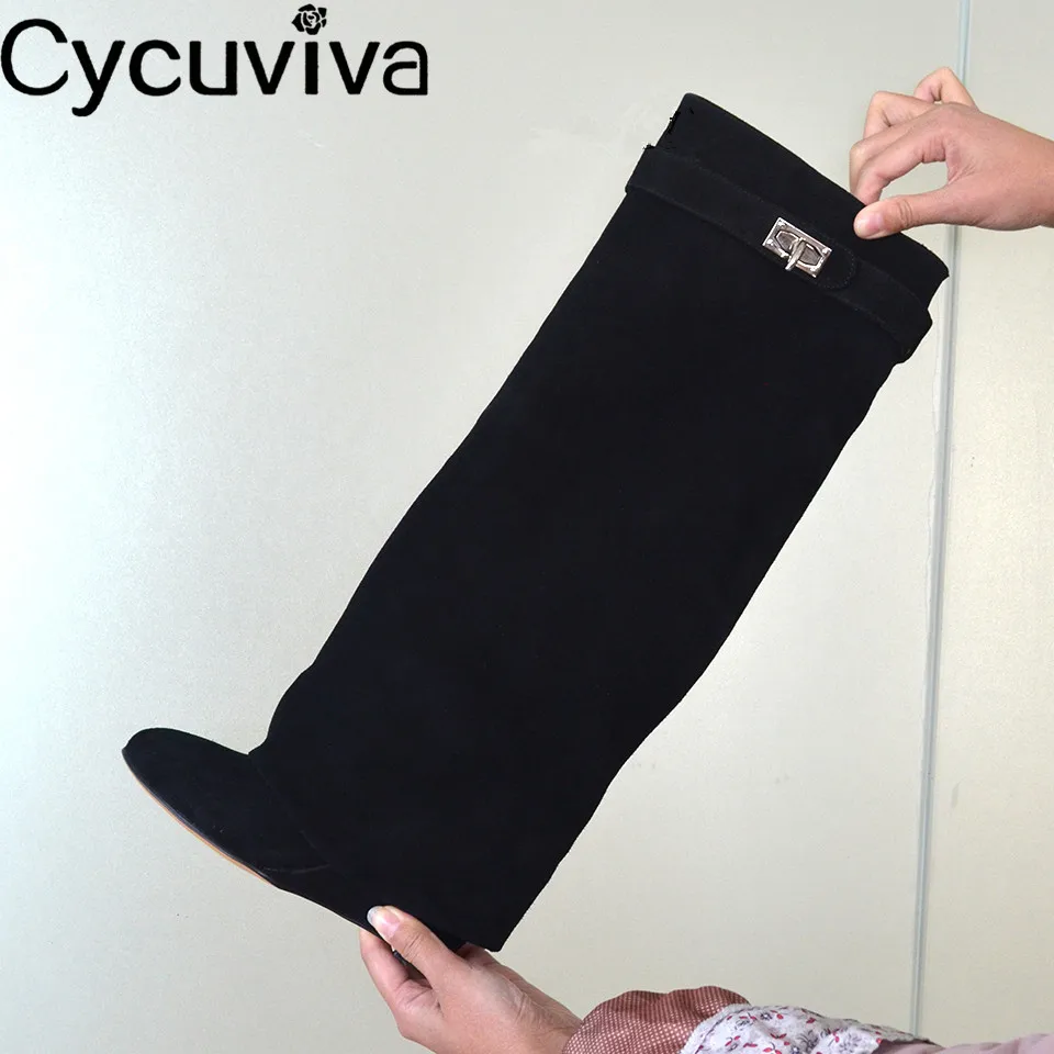 Женские сапоги до колена шикарные рыцарские серебристого цвета с металлическим