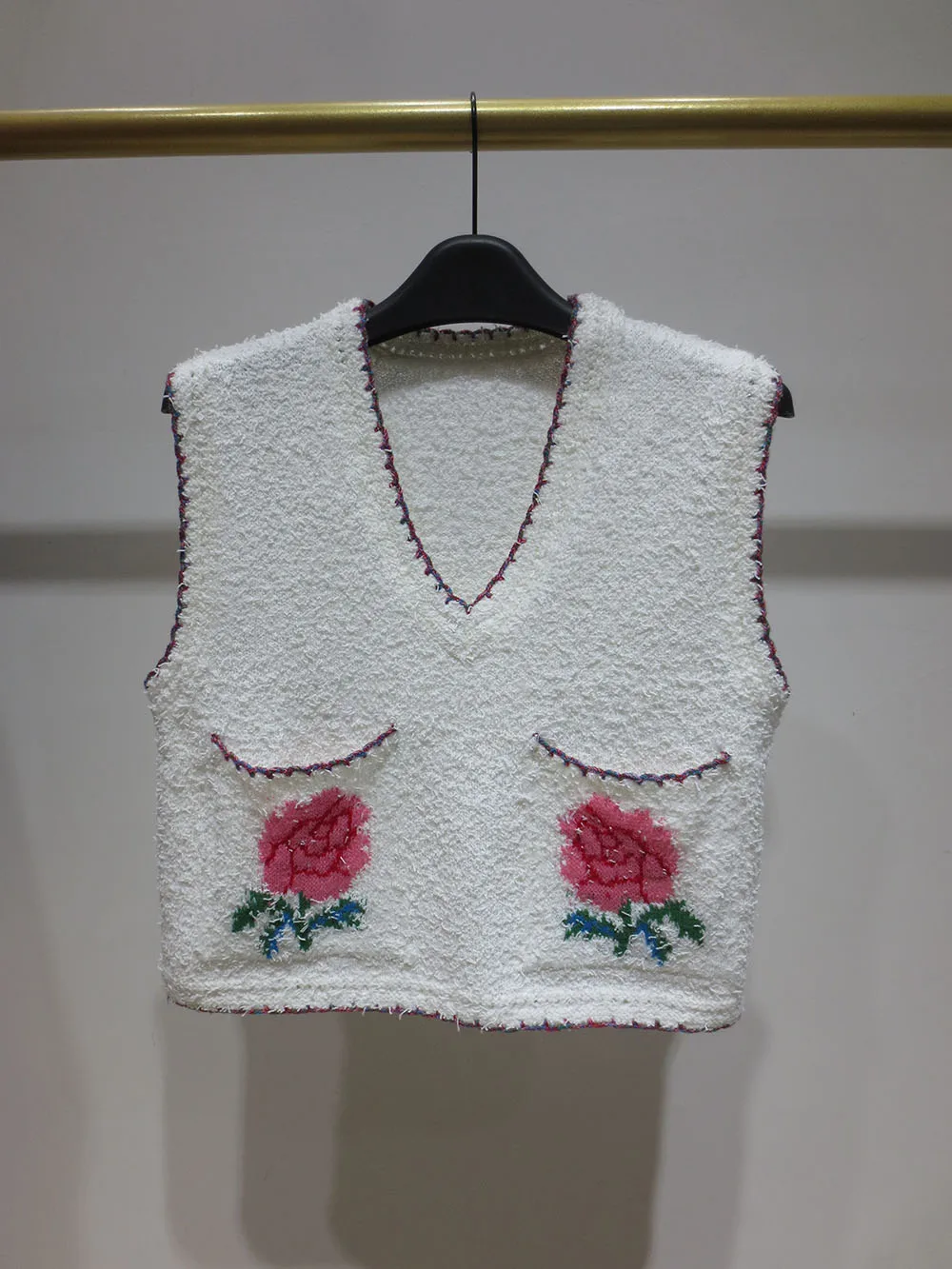 

Female Vintage Pocket Flower Jacquard Crocheted Knitted Tank Contrast Color Loose V-neck Sleeveless Knit Vest Fashion Top