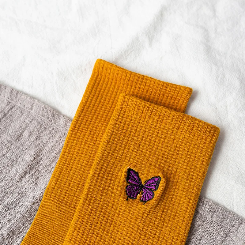 

Autumn Animal Butterfly Women Socks Solid Color Embroidery Breathable Cotton Socks Female Fashion Sport Socks Streetwear Ladies