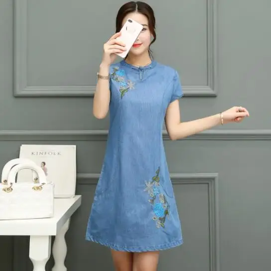 Женское джинсовое платье с коротким рукавом облегающее элегантное вышивкой