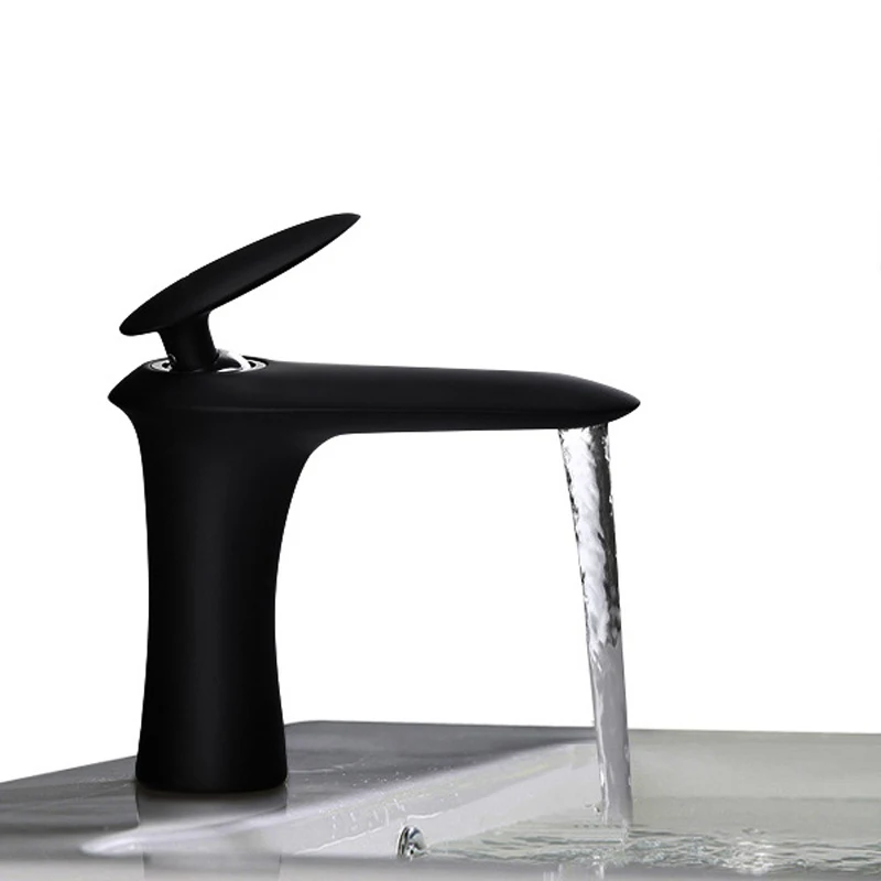 Смеситель для ванной комнаты кран раковины с креплением на раковину горячей и