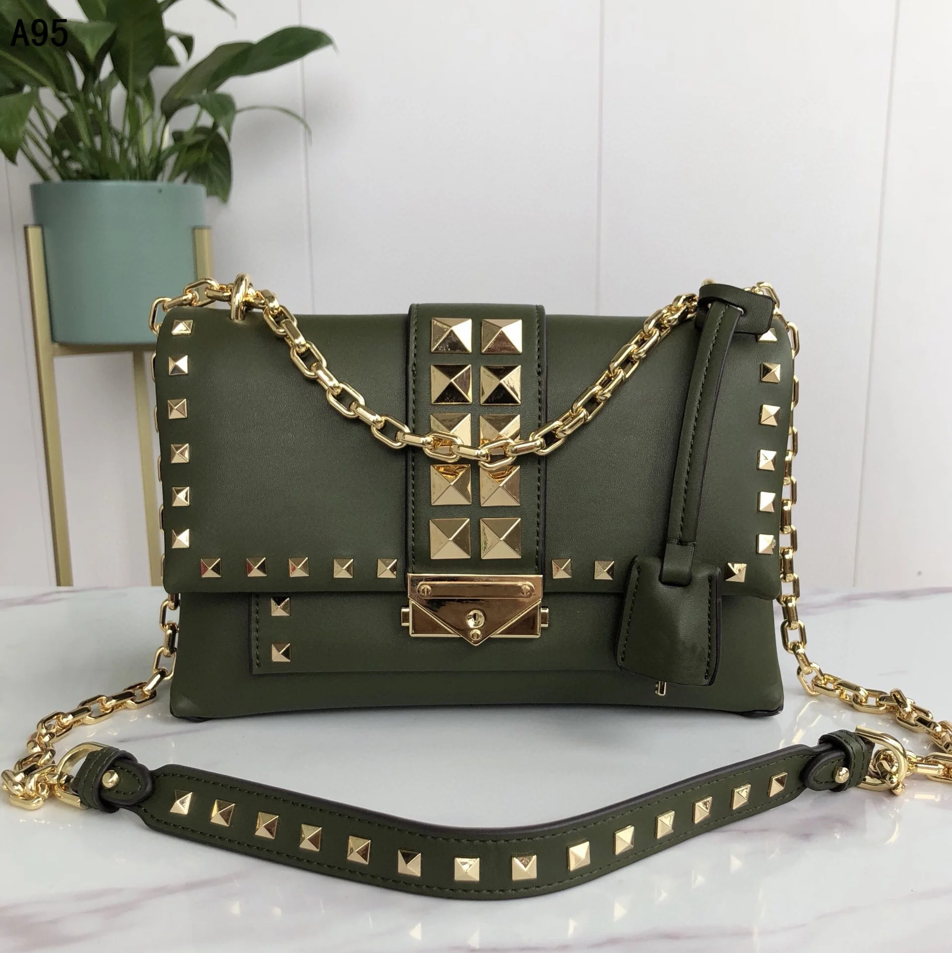 

Scrub Leather Brand Designer Shoulder Simple Bags For Women 2021 Chain Rivet Luxury Crossbody Bag Female Fashion Small Handbags