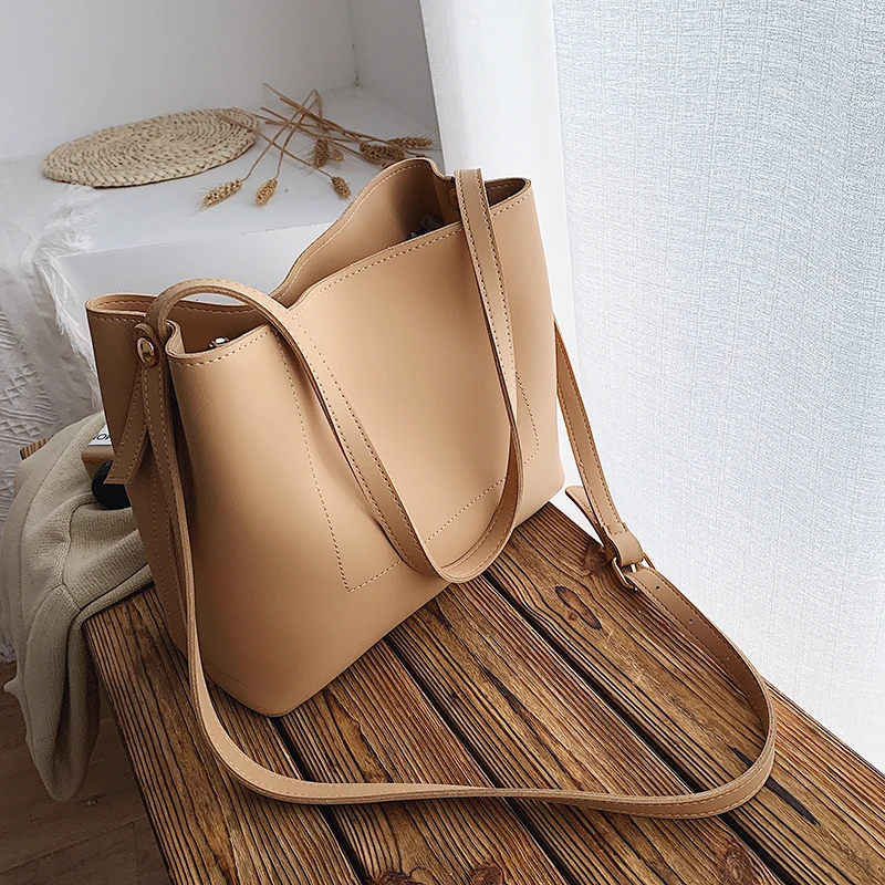 

Сумка на плечо женская с цепочкой, брендовый дизайнерский саквояж-ведро большой вместимости, качественная сумочка-тоут из искусственной ко...