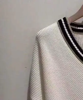 

2020 Spring And Summer New Solid Color Long-sleeved College Style Striped Piping V-neck Women Sweater